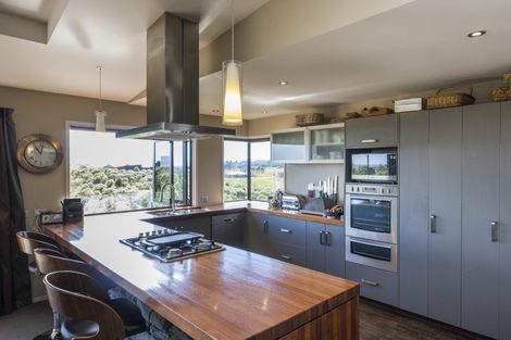 Photo of property in 51 Ruapehu Drive, Fitzherbert, Palmerston North, 4410