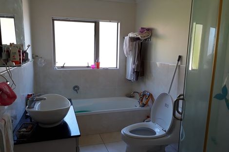 Photo of property in 14a Bacot Place, Howick, Auckland, 2014