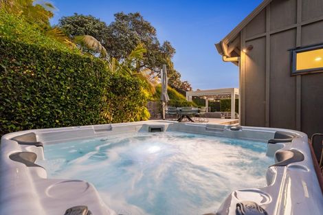 Photo of property in 18 Palm Cove, Arkles Bay, Whangaparaoa, 0932