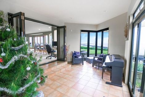 Photo of property in 38 Birdwood Avenue, Moturoa, New Plymouth, 4310