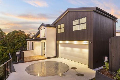 Photo of property in 54a Awaroa Road, Sunnyvale, Auckland, 0612