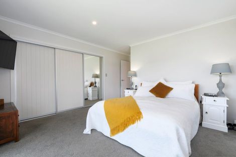 Photo of property in 2 Vesey Drive, Katikati, 3129