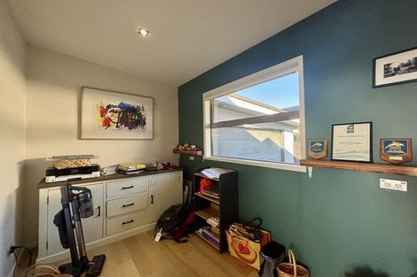 Photo of property in 33 Harbour View Heights, Picton, 7220