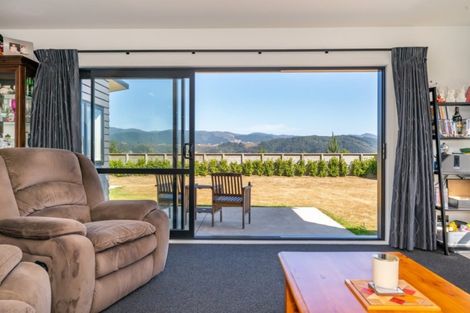 Photo of property in 100 Riverstone Drive, Riverstone Terraces, Upper Hutt, 5018