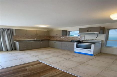 Photo of property in 1040 East Coast Road, Fairview Heights, Auckland, 0630