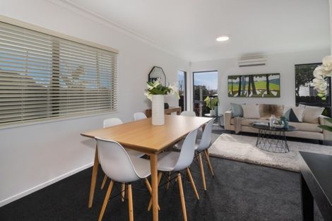 Photo of property in 2/3 Mcintyre Road, Mangere Bridge, Auckland, 2022