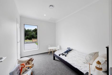 Photo of property in 9 Horoeka Street, Inglewood, 4330