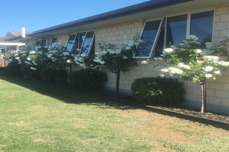 Photo of property in 2 Coronation Avenue, Pukekohe, 2120