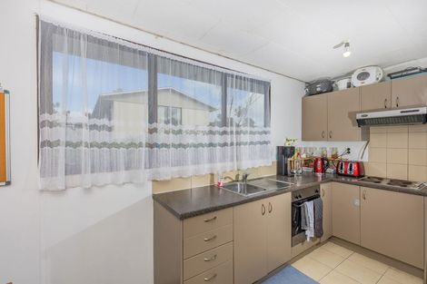 Photo of property in 2/63 Hindmarsh Street, Henderson, Auckland, 0612