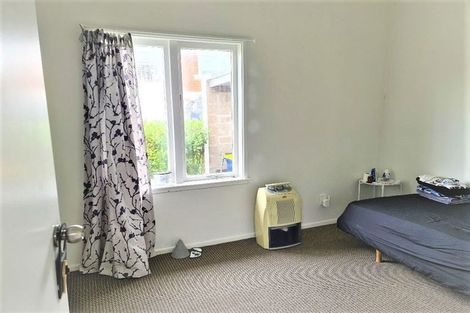 Photo of property in 11 Heath Avenue, Northcote, Auckland, 0627