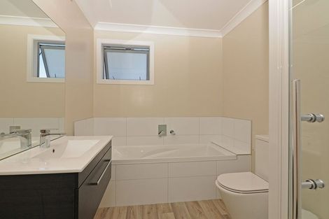 Photo of property in 109 Ashton Fitchett Drive, Brooklyn, Wellington, 6021