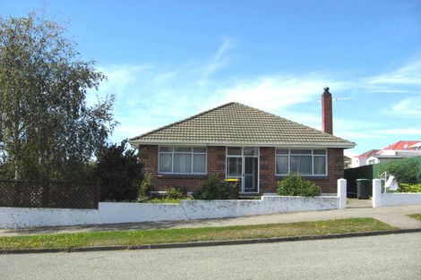 Photo of property in 3 Avenue Road, West End, Timaru, 7910