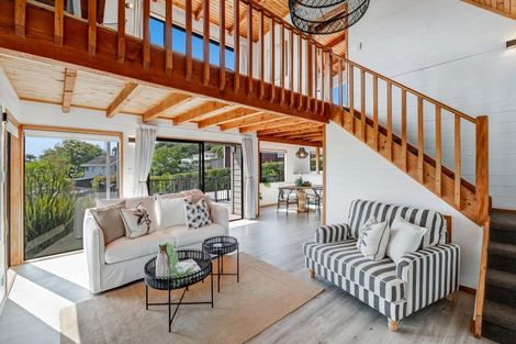 Photo of property in 46 De Luen Avenue, Tindalls Beach, Whangaparaoa, 0930