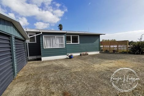Photo of property in 9 Whaka Street, Maungaturoto, 0520