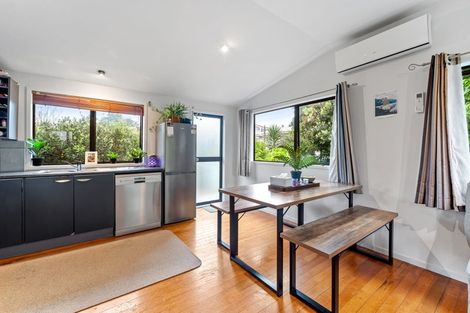 Photo of property in 43b Vipond Road, Stanmore Bay, Whangaparaoa, 0932