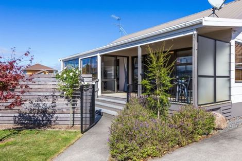 Photo of property in 3a Dorothy Drive, Acacia Bay, Taupo, 3330