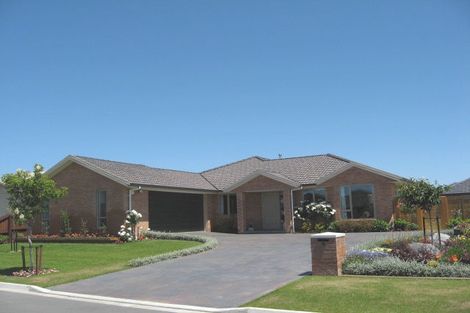 Photo of property in 4 Papaumu Green, Parklands, Christchurch, 8083