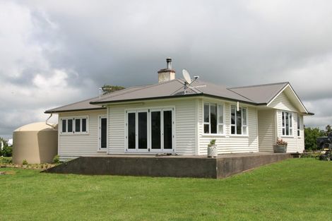 Photo of property in 343 Opunake Road, Cardiff, Stratford, 4391