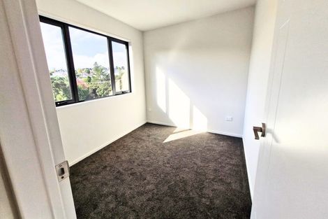 Photo of property in 90c Moire Road, Massey, Auckland, 0614