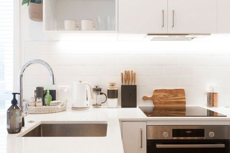 Photo of property in 4 Titoki Close, Matakana, 0985