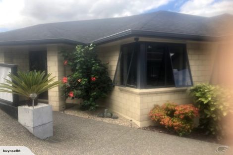 Photo of property in 111 Roberta Crescent, Orewa, 0931