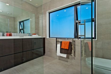 Photo of property in 1 Coastview Lane, Long Bay, Auckland, 0630