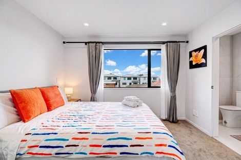 Photo of property in 4/16 Binsted Road, New Lynn, Auckland, 0600
