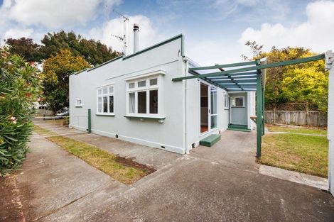 Photo of property in 8 Guy Avenue, Takaro, Palmerston North, 4410