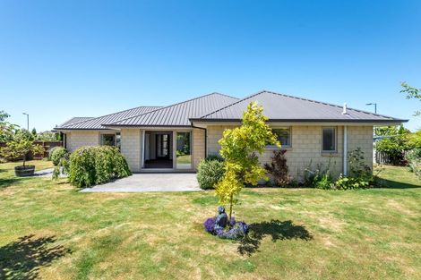 Photo of property in 16 Watkins Drive, Rangiora, 7400