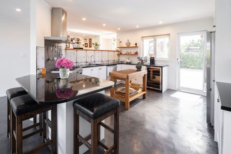 Photo of property in 49 Te Aute Road, Havelock North, 4130