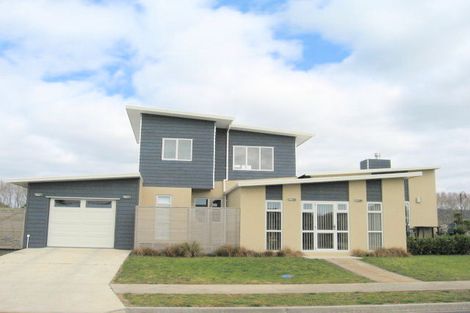 Photo of property in 18 Pacific Place, Whitianga, 3510