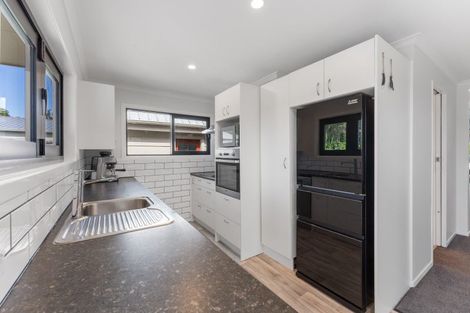 Photo of property in 28 Kaka Road, Raumati Beach, Paraparaumu, 5032