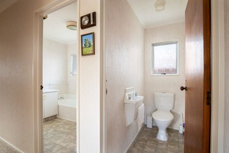 Photo of property in 2/17 Whiteley Street, Moturoa, New Plymouth, 4310