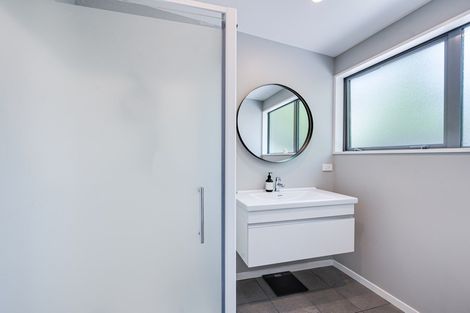 Photo of property in 8a Maple Court, Arthurs Point, Queenstown, 9371