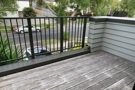 Photo of property in 1/25 Fields Parade, Oteha, Auckland, 0632