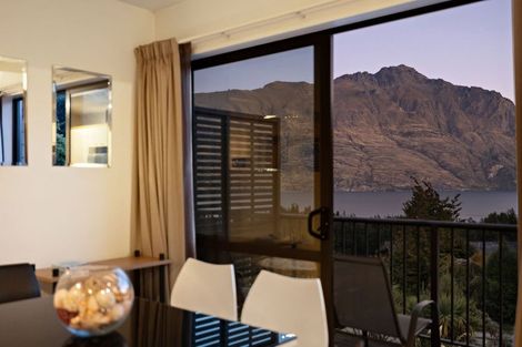 Photo of property in Arno Apartment, 9/8 Mckerrow Place, Sunshine Bay, Queenstown, 9300