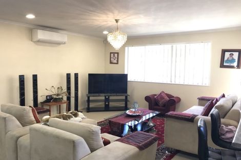 Photo of property in 48 Castlefinn Drive, Weymouth, Auckland, 2103