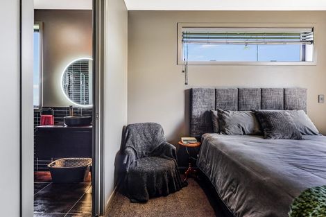 Photo of property in 2 Garland Lane, Leamington, Cambridge, 3432