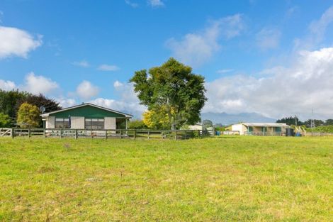 Photo of property in 15 Alfred Road, Egmont Village, New Plymouth, 4371