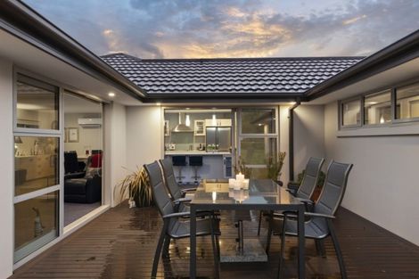 Photo of property in 20 Strowan Road, Strowan, Christchurch, 8052