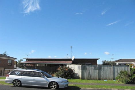 Photo of property in 2/35 La Trobe Street, Pakuranga Heights, Auckland, 2010
