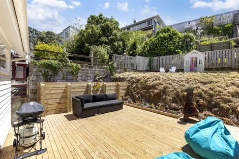 Photo of property in 11 Penryn Drive, Camborne, Porirua, 5026