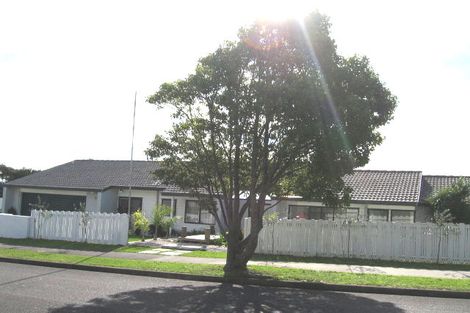 Photo of property in 1 Chiania Place, Somerville, Auckland, 2014