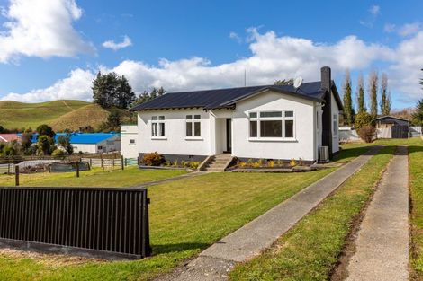 Photo of property in 87 Hovding Street, Norsewood, 4974