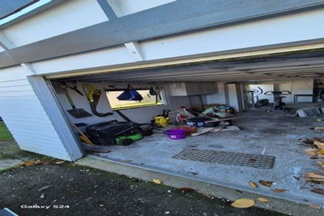 Photo of property in 17 Maple Grove, Maungaraki, Lower Hutt, 5010