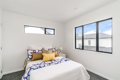 Photo of property in 718b Massey Road, Mangere, Auckland, 2022