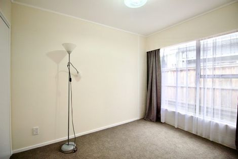 Photo of property in 1/5 Teviot Place, Totara Vale, Auckland, 0629