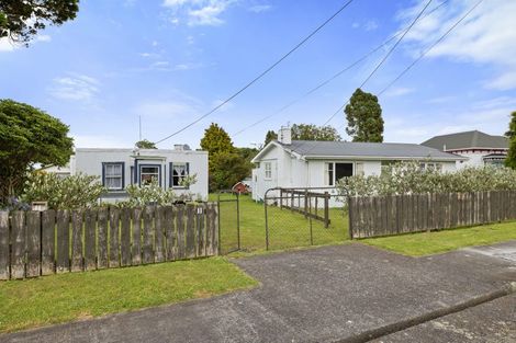 Photo of property in 13 Moir Street, Eltham, 4322