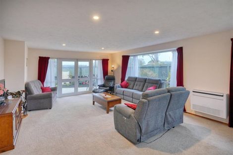 Photo of property in 7 Fieldmoor Place, Parklands, Christchurch, 8083