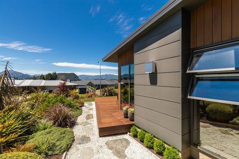 Photo of property in 8 Turnbull Crescent, Wanaka, 9305